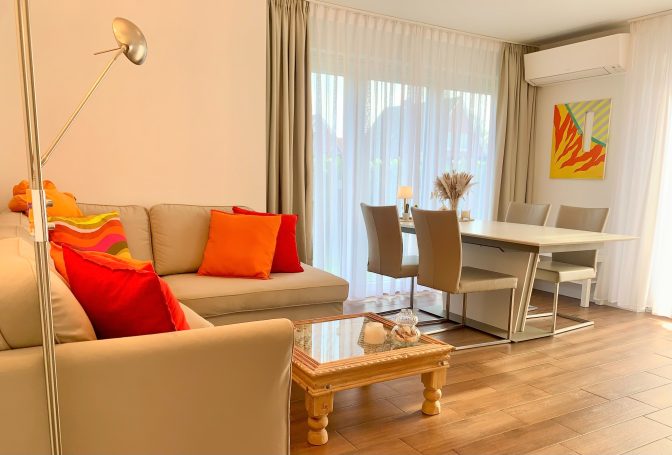 Wohnzimmer / Esszimmer