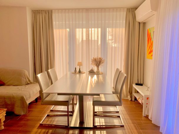 Wohnzimmer / Esszimmer